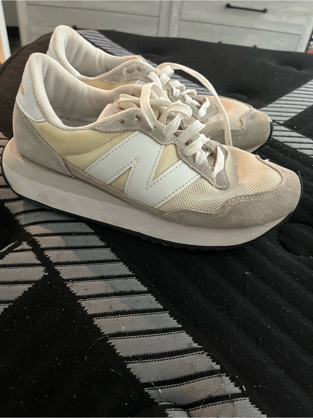 New Balance Women’s Cream, Beige & White Retro Runner